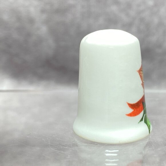 Vintage Bone China Thimble With Red Berries & Yellow Flower Design England - Picture 4 of 9